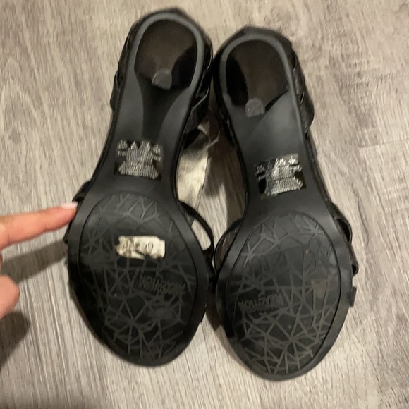 Sandals - Picture 2 of 2